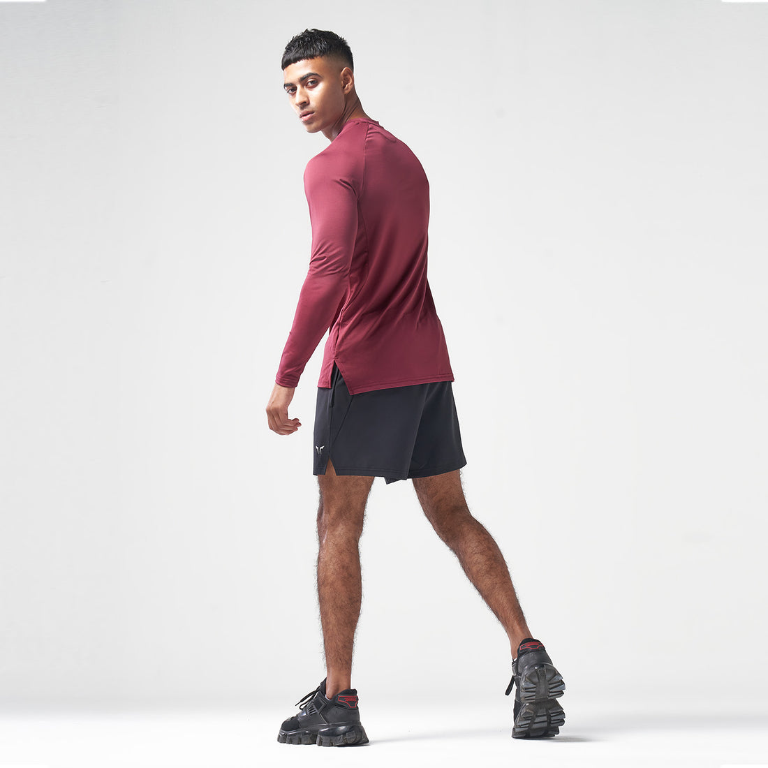 ESSENTIAL ULTRALIGHT FULL SLEEVES TEE - BURGUNDY